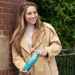 IZY Bottles X Van Gogh Museum - Amandelbloesem | 500 ML | Thermosfles | Drinkfles | Waterfles | Schoolfles | Isoleerfles | Beker | Drinkbeker | Koud | Warm | Fles | Back To School | 500ml 9 IZY Bottles X Van Gogh Museum - Amandelbloesem | 500 ML | Thermosfles | Drinkfles | Waterfles | Schoolfles | Isoleerfles | Beker | Drinkbeker | Koud | Warm | Fles | Back To School | 500ml -Ketelwinkel 1200x1200 344