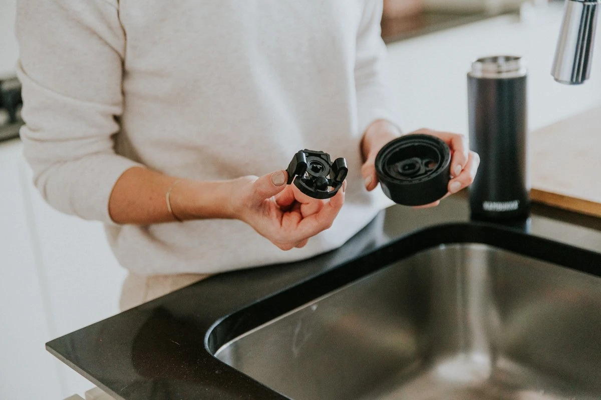 Kambukka Olympus Thermosbeker 500 Ml - Makkelijk Reinigen - Lekvrije Koffiebeker - RVS - Darkness 4 Kambukka Olympus Thermosbeker 500 Ml - Makkelijk Reinigen - Lekvrije Koffiebeker - RVS - Darkness - Afbeelding 4