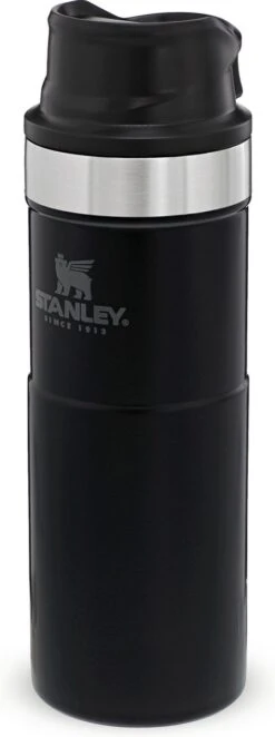 Stanley Trigger-Action Travel Mug 0.47L - Thermosfles - Matt Black -Ketelwinkel 448x1200